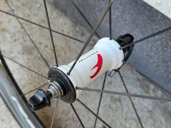 Fulcrum Red Wind 80 XLR  felnifékes karbon kerékszett