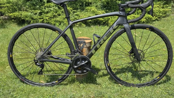 Trek Emonda SL6 Disc endurance tárcsafékes karbon országúti kerékpár