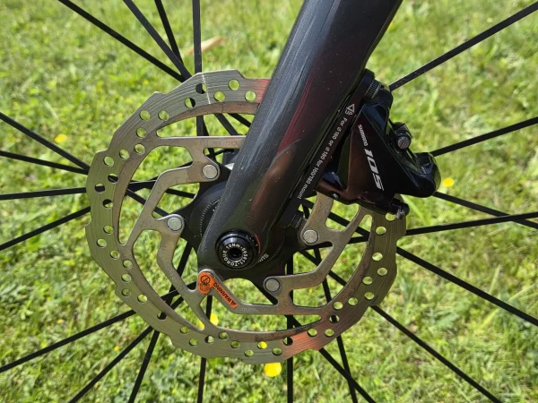 trek-emonda-sl6-disc-endurance-tarcsafekes-karbon-orszaguti-kerekpar-03 Trek Emonda SL6 Disc endurance tárcsafékes karbon országúti kerékpár