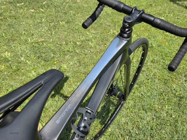 trek-emonda-sl6-disc-endurance-tarcsafekes-karbon-orszaguti-kerekpar-05 Trek Emonda SL6 Disc endurance tárcsafékes karbon országúti kerékpár