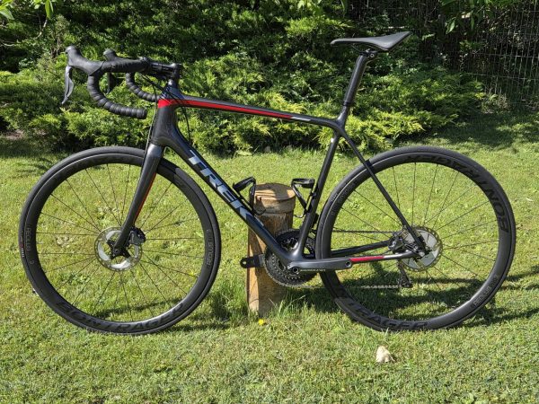 trek-emonda-sl7-disc-endurance-tarcsafekes-karbon-orszaguti-kerekpar-01 Trek Emonda SL7 Disc endurance tárcsafékes karbon országúti kerékpár
