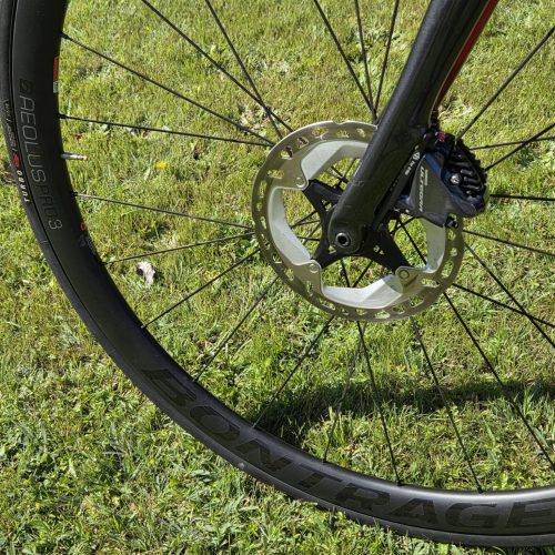 trek-emonda-sl7-disc-endurance-tarcsafekes-karbon-orszaguti-kerekpar-02 Trek Emonda SL7 Disc endurance tárcsafékes karbon országúti kerékpár