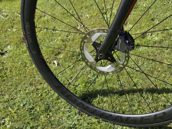 trek-emonda-sl7-disc-endurance-tarcsafekes-karbon-orszaguti-kerekpar-02 Trek Emonda SL7 Disc endurance tárcsafékes karbon országúti kerékpár