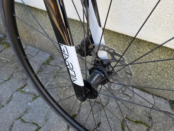 wilier-garda-disc-endurance-tarcsafekes-orszaguti-kerekpar-02 Wilier Garda Disc endurance tárcsafékes országúti kerékpár