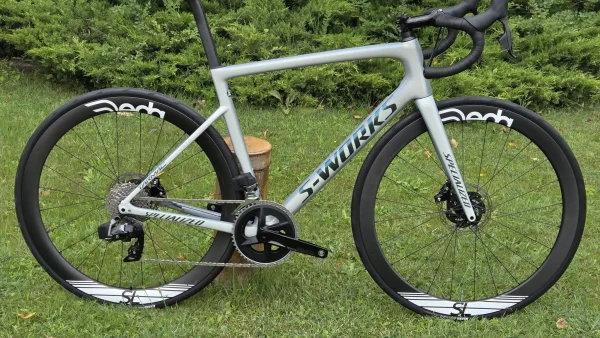 S-Works Tarmac SL6 Disc karbon országúti kerékpár