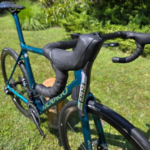 Colnago C64 karbon tárcsafékes országúti kerékpár
