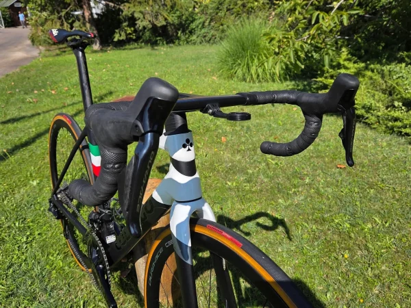 Colnago C68 karbon tárcsafékes országúti kerékpár