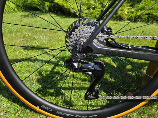 Colnago C68 karbon tárcsafékes országúti kerékpár