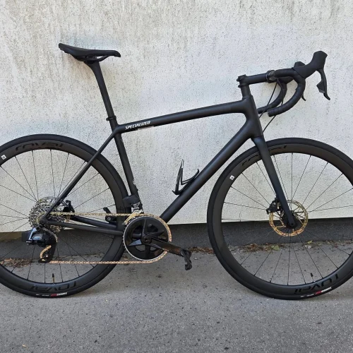 specialized-aethos-karbon-tarcsafekes-orszaguti-kerekpar-00 Specialized Aethos karbon tárcsafékes országúti kerékpár