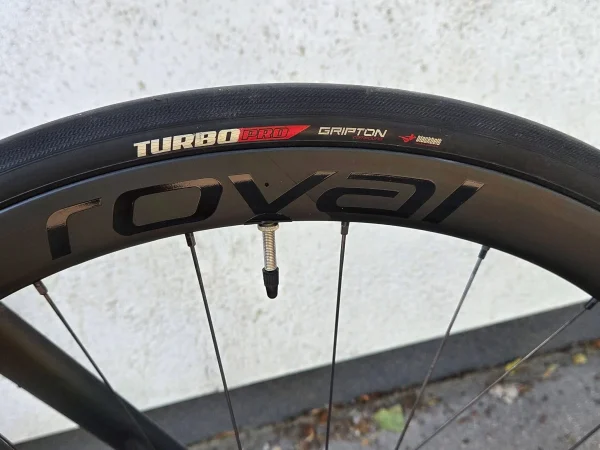 specialized-aethos-karbon-tarcsafekes-orszaguti-kerekpar-09 Specialized Aethos karbon tárcsafékes országúti kerékpár