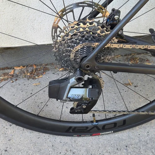 specialized-aethos-karbon-tarcsafekes-orszaguti-kerekpar-10 Specialized Aethos karbon tárcsafékes országúti kerékpár