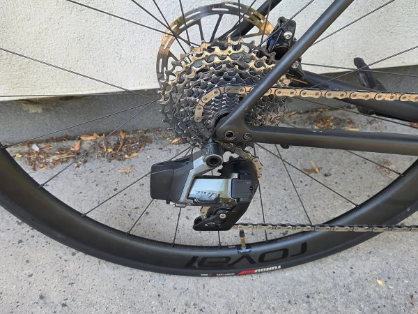specialized-aethos-karbon-tarcsafekes-orszaguti-kerekpar-10 Specialized Aethos karbon tárcsafékes országúti kerékpár