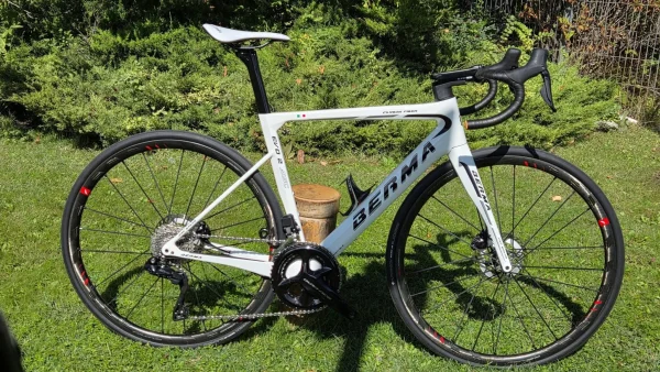 Berma Evo2 Disc karbon tárcsafékes országúti kerékpár