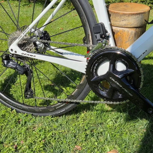 berma-evo2-disc-karbon-tarcsafekes-orszaguti-kerekpar-08 Berma Evo2 Disc karbon tárcsafékes országúti kerékpár