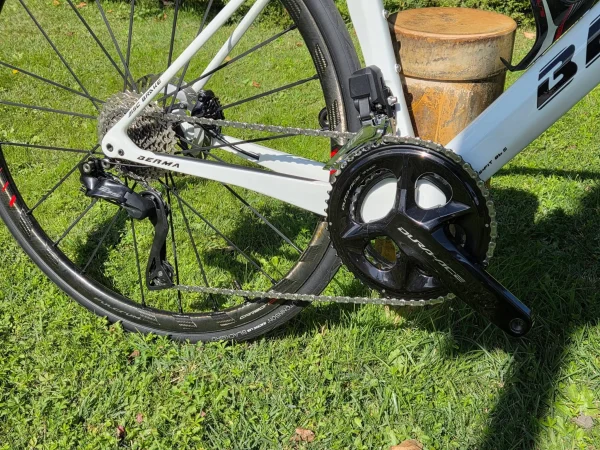 berma-evo2-disc-karbon-tarcsafekes-orszaguti-kerekpar-08 Berma Evo2 Disc karbon tárcsafékes országúti kerékpár