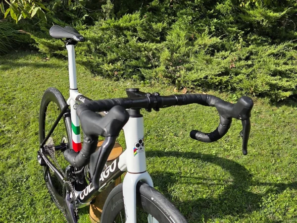 Colnago C64 tárcsafékes karbon országúti kerékpár