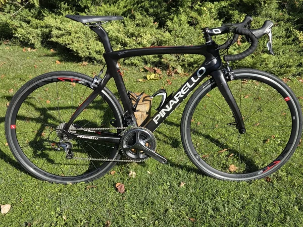 Pinarello Dogma F8 karbon országúti kerékpár