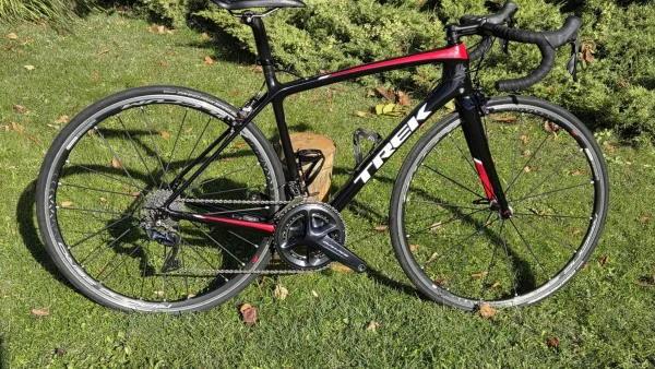 Trek Emonda SLR karbon endurance országúti kerékpár