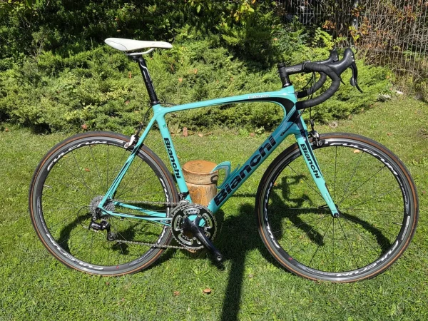 Bianchi Intenso karbon országúti kerékpár · 1 Bianchi Intenso karbon országúti kerékpár, 57 méret · 1. kép