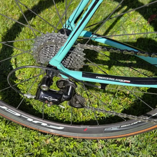 Bianchi Intenso karbon országúti kerékpár · 9 Bianchi Intenso karbon országúti kerékpár, 57 méret · 9. kép