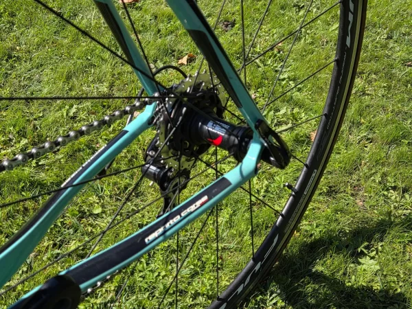 Bianchi Intenso karbon országúti kerékpár · 8 Bianchi Intenso karbon országúti kerékpár, 57 méret · 8. kép